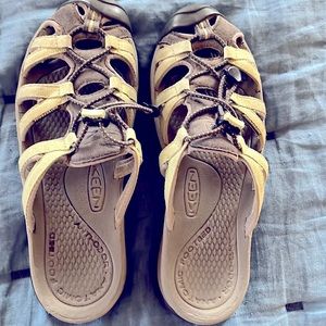 Keen, size 8, green slip-ons.